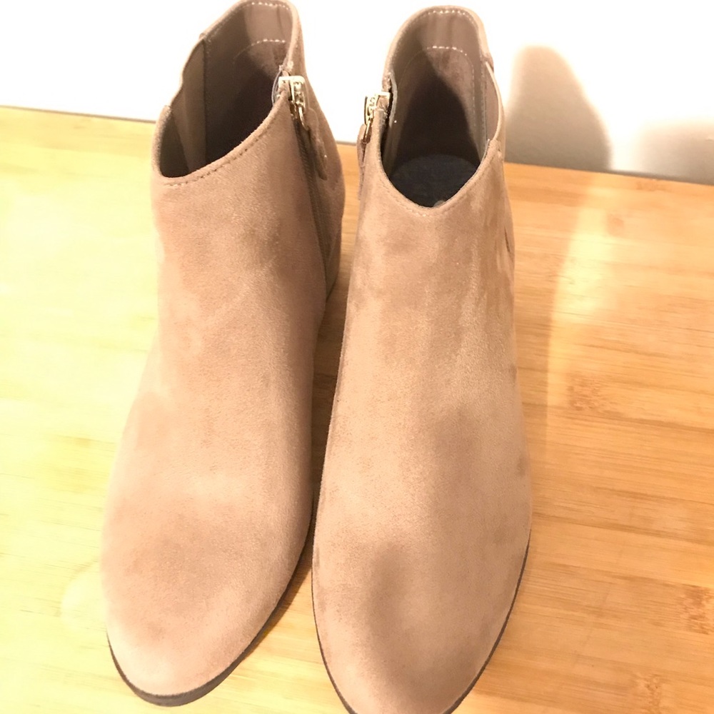 NEW Dr. Scholl’s Faux Suede Tumbler Boots Size 6.5